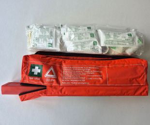 Apteczka samochodowa DIN 13164 45x14x5 + trójkąt ostrzegawczy