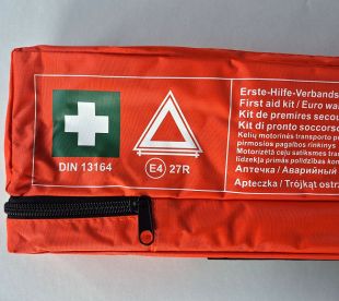 Apteczka samochodowa DIN 13164 45x14x5 + trójkąt ostrzegawczy