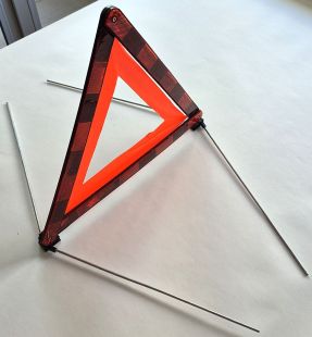 Apteczka samochodowa DIN 13164 45x14x5 + trójkąt ostrzegawczy + kamizelka odblaskowa