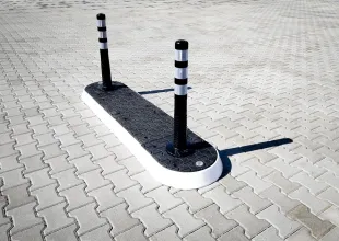 Azyl drogowy, wysepka drogowa PCV - czarny