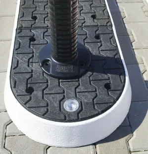 Azyl drogowy, wysepka drogowa PCV - czarny - element skraj