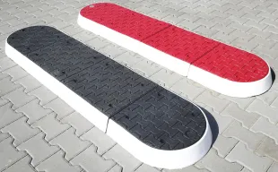 Azyl drogowy, wysepka drogowa PCV - czarny - element skraj