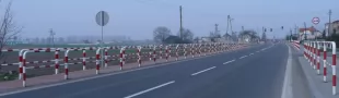 Bariera chodnikowa U-12a biało-czerwona z porzeczką - do wkopania, wbetonowania