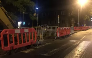 Barierka tymczasowa, zabezpieczająca U-20 PCV z nóżkami - żółta