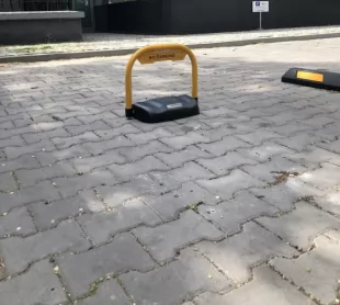 Blokada parkingowa automatyczna - sterowana smartfonem