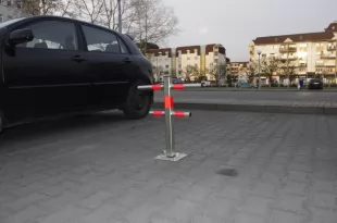 Blokada parkingowa - na kłódkę - choinka, jeż 60 cm - ocynkowany