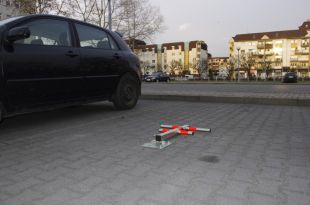 Blokada parkingowa na kłódkę - Choinka/Jeż 60 cm, ocynkowana