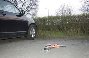 Blokada parkingowa na kłódkę - Choinka/Jeż 60 cm, ocynkowana