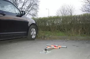 Blokada parkingowa na kłódkę - Choinka/Jeż 60 cm, ocynkowana