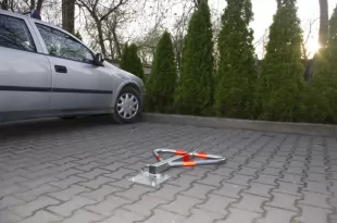 Blokada parkingowa na kłódkę - Motyl 60 cm, ocynkowana