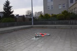 Blokada parkingowa na kłódkę - Motyl 60 cm, ocynkowana