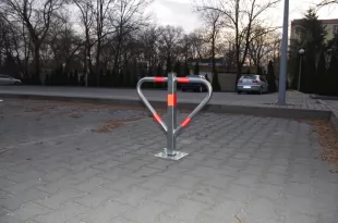 Blokada parkingowa na kłódkę - Motyl 60 cm, ocynkowana