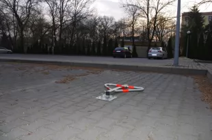 Blokada parkingowa na kłódkę - Motyl 60 cm, ocynkowana