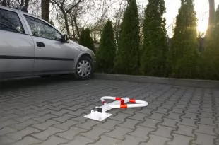 Blokada parkingowa na kłódkę - Motyl 60 cm, ocynkowana, lakierowana