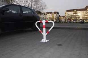 Blokada parkingowa na kłódkę - Motyl 60 cm, ocynkowana, lakierowana