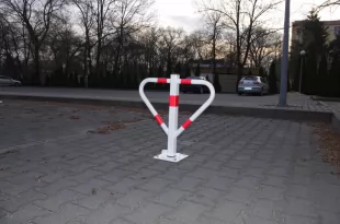 Blokada parkingowa na kłódkę - Motyl 60 cm, ocynkowana, lakierowana