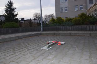 Blokada parkingowa na klucz - Mewa 75 cm, ocynkowana