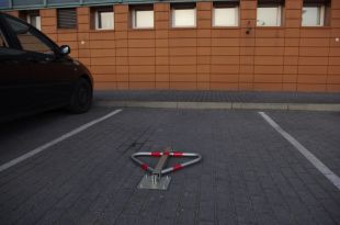 Blokada parkingowa na klucz - Motyl 60 cm, ocynkowana