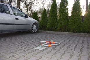 Blokada parkingowa na klucz - Motyl 60 cm, ocynkowana