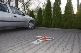 Blokada parkingowa na klucz - Motyl 60 cm, ocynkowana