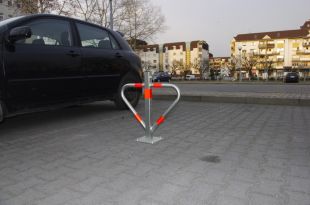 Blokada parkingowa na klucz - Motyl 60 cm, ocynkowana