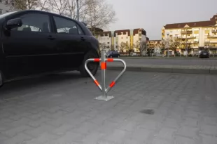 Blokada parkingowa na klucz - Motyl 60 cm, ocynkowana