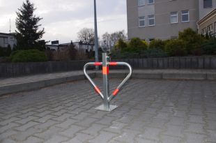 Blokada parkingowa na klucz - Motyl 60 cm, ocynkowana