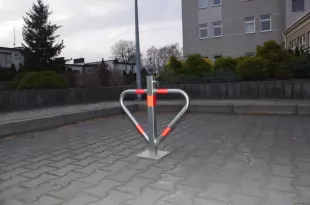 Blokada parkingowa na klucz - Motyl 60 cm, ocynkowana