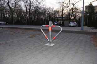 Blokada parkingowa na klucz - Motyl 60 cm, ocynkowana