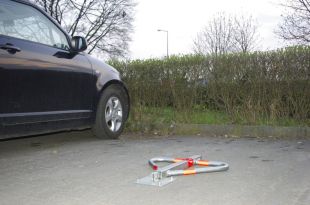 Blokada parkingowa na klucz - Motyl 60 cm, ocynkowana