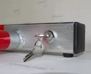 Blokada parkingowa na klucz - Motyl 60 cm, ocynkowana