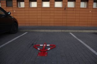 Blokada parkingowa na klucz - Motyl 60 cm, ocynkowana, lakierowana