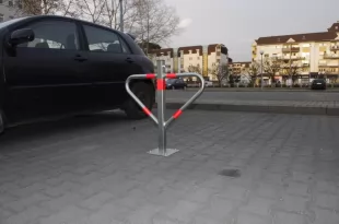 Blokada parkingowa na klucz - Motyl 75 cm, ocynkowana