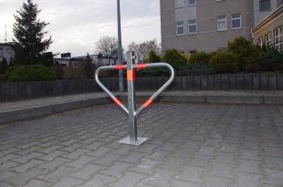 Blokada parkingowa na klucz - Motyl 75 cm, ocynkowana