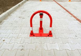 Blokada parkingowa na klucz - Typ U 52 cm, ocynkowana, lakierowana