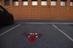 Blokada parkingowa - zamek na klucz - motyl 60 cm - ocynkowany, lakierowany