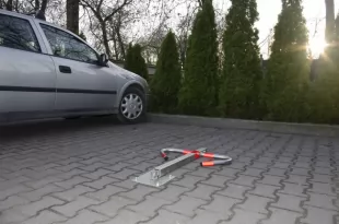 Blokada parkingowa - zamek na klucz - typu mewa 60 cm - ocynkowany