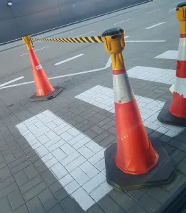 Kaseta z taśmą odgradzającą 9m - automatycznie zwijana, nakładka na pachołek