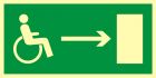 Kierunek do wyjścia drogi ewakuacyjnej dla niepełnosprawnych w prawo - znak ewakuacyjny - AC012