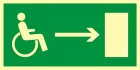 Kierunek do wyjścia drogi ewakuacyjnej dla niepełnosprawnych w prawo - znak ewakuacyjny - AC012