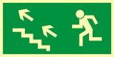 Kierunek do wyjścia drogi ewakuacyjnej schodami w górę w lewo - znak ewakuacyjny - AA006 - Schody na drodze ewakuacyjnej – jak powinny być oznakowane?