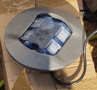 Kocie oczko - najezdniowy, punktowy element odblaskowy - w obudowie żeliwnej, 12V, LED 10