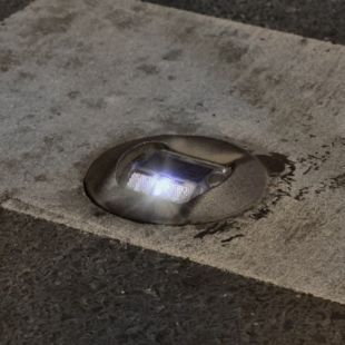 Kocie oczko - najezdniowy, punktowy element odblaskowy - w obudowie żeliwnej, solar, LED