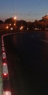 Kocie oczko - najezdniowy, punktowy element odblaskowy - z tworzywa, kotwiony