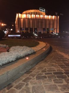 Kocie oczko - najezdniowy, punktowy element odblaskowy - z tworzywa, kotwiony