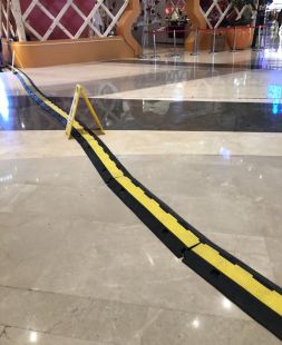 Najazd kablowy, próg, najazd na kable - 2 kanałowy drogowy 100x24x4 cm