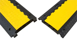 Najazd kablowy, próg, najazd na kable - 3 kanałowy drogowy 90x50x5 cm