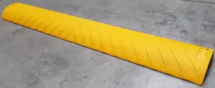 Najazd kablowy, próg, najazd na kable gumowy drogowy 120x21x6,5 cm, zabezpieczenie osłona - żółta