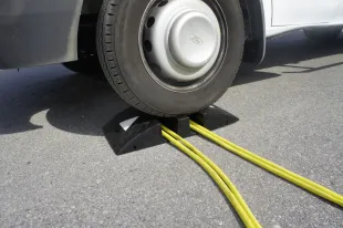 Najazd kablowy, próg, najazd na kable gumowy drogowy Heavy 40T, 2x kanał 12cm