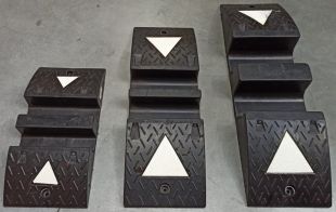 Najazd kablowy, próg, najazd na kable gumowy drogowy Heavy 40T, 2x kanał 7,5cm